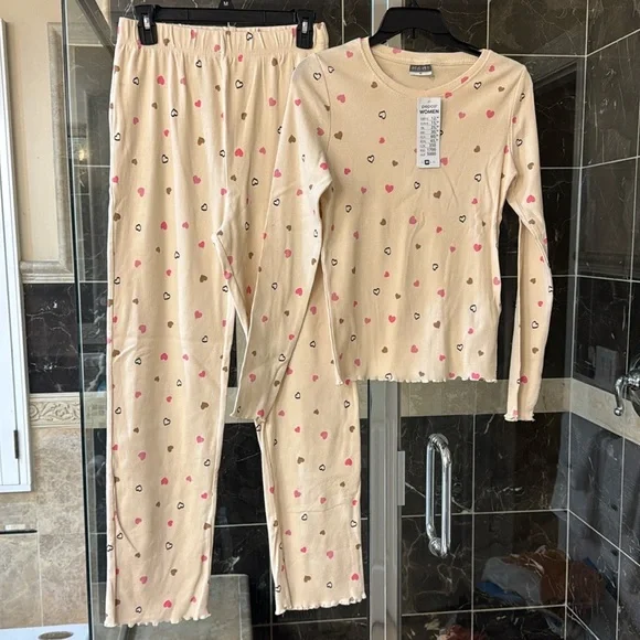 Beloved pajama set, size L, NWT. - Picture 2 of 4